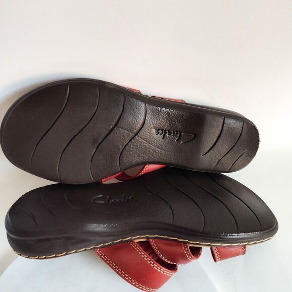 Clarks Sandals Size 7 Leisa Spring Slides Red Leather Slip On Comfort Flats - Picture 10 of 10